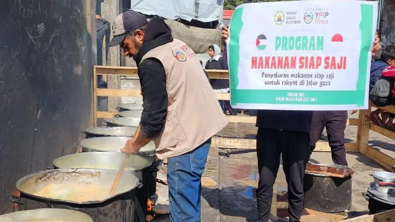 DMI bagikan makanan siap saji pada pengungsi di Jalur Gaza, Palestina
