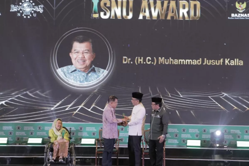 Jusuf Kalla Terima Penghargaan dari ISNU (Ikatan Sarjana Nahdlatul Ulama