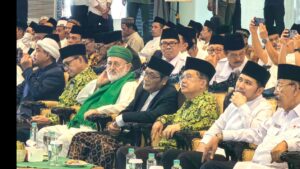 Jusuf Kalla dalam pelantikan Pengurus Wilayah DMI Jawa Timur di Surabaya, Jawa Timur.